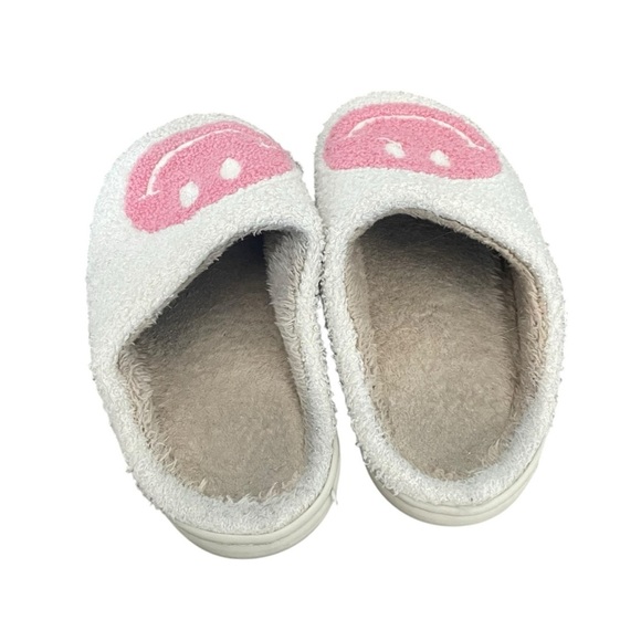 Women’s Smiley Face Sherpa Fuzzy Slippers in Cream/Pink Size 39-40 (9) - Picture 4 of 6